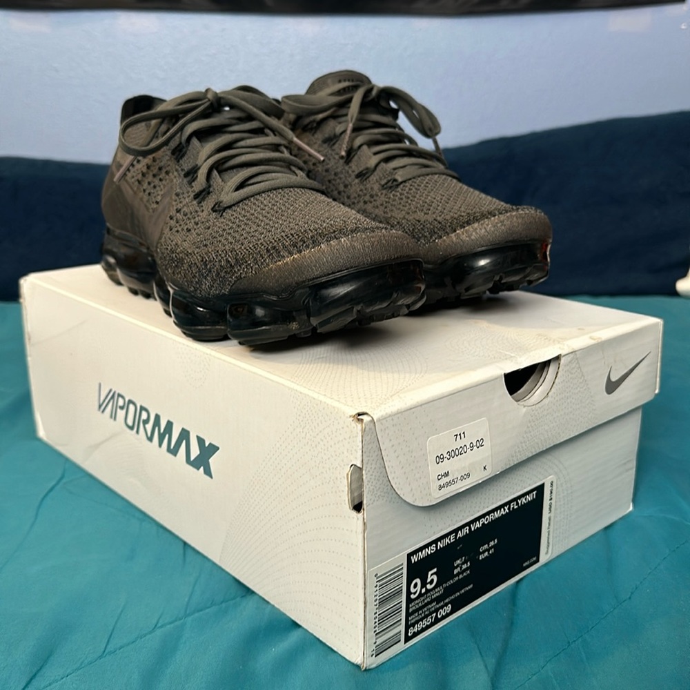 Women’s Nike Air Vapormax Flyknit | Women’s 9.5